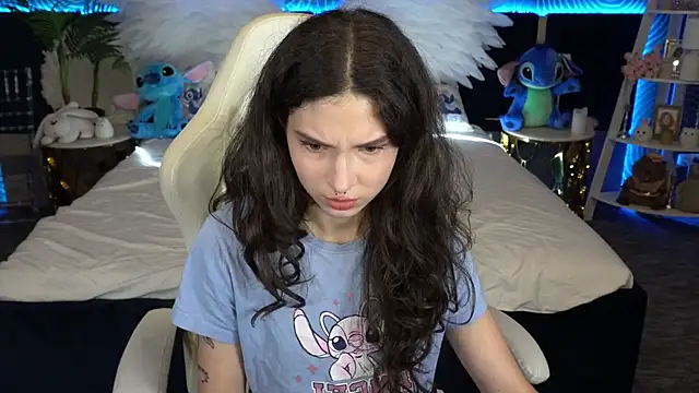 BabyFlowerr online show from October 13, 2025, 7:03 pm