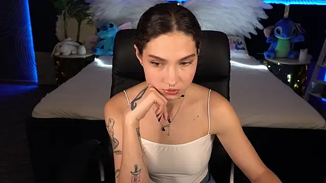 BabyFlowerr online show from October 20, 2025, 6:52 pm