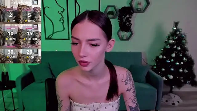 Snapshot of SophieCatty chatting on January 4, 2025, 10:49 am SophieCatty online show from January 4, 2025, 10:49 am