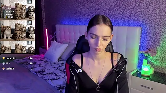 Snapshot of SophieCatty chatting on March 4, 2025, 11:51 am SophieCatty online show from March 4, 2025, 11:51 am