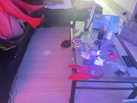 slankecrosdresser online show from February 6, 2025, 9:32 am