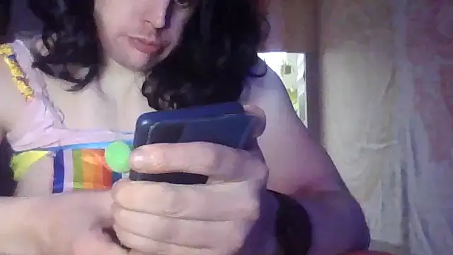 slankecrosdresser online show from February 6, 2025, 2:48 pm