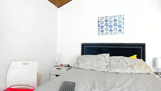 ZulyMichels online show from October 9, 2025, 12:14 pm