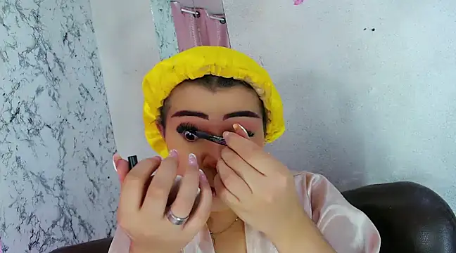 Alexandra Hornny online show from February 4, 2025, 9:49 am