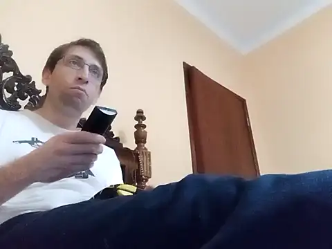 Snapshot of White_rabbit_ chatting on December 16, 2024, 3:22 pm White rabbit online show from December 16, 2024, 3:22 pm