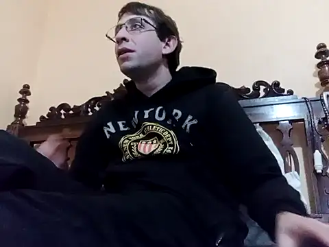 Snapshot of White_rabbit_ chatting on January 8, 2025, 4:00 pm White rabbit online show from January 8, 2025, 4:00 pm