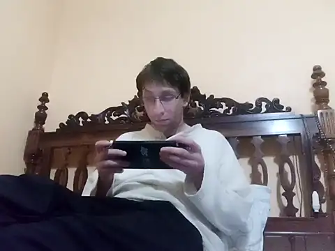 Snapshot of White_rabbit_ chatting on January 10, 2025, 9:31 pm White rabbit online show from January 10, 2025, 9:31 pm