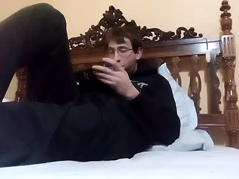 Snapshot of White_rabbit_ chatting on January 17, 2025, 6:12 pm White rabbit online show from January 17, 2025, 6:12 pm