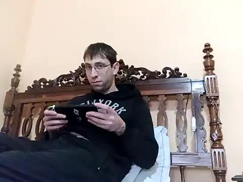 Snapshot of White_rabbit_ chatting on January 21, 2025, 9:57 am White rabbit online show from January 21, 2025, 9:57 am