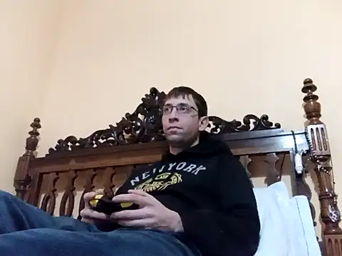 Snapshot of White_rabbit_ chatting on January 24, 2025, 8:34 am White rabbit online show from January 24, 2025, 8:34 am