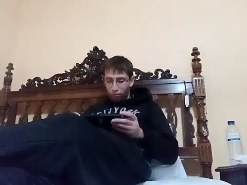 Snapshot of White_rabbit_ chatting on January 24, 2025, 11:37 am White rabbit online show from January 24, 2025, 11:37 am