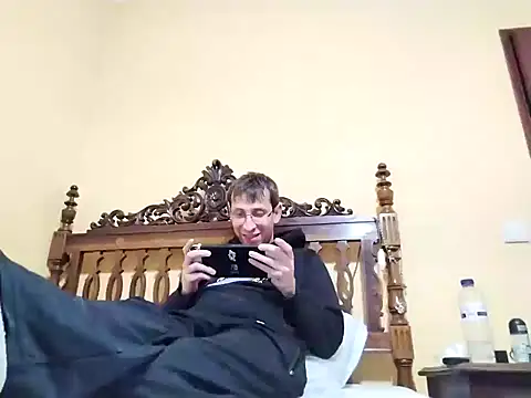 Snapshot of White_rabbit_ chatting on January 24, 2025, 8:43 pm White rabbit online show from January 24, 2025, 8:43 pm