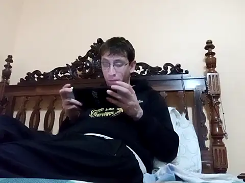 Snapshot of White_rabbit_ chatting on February 13, 2025, 2:09 pm White rabbit online show from February 13, 2025, 2:09 pm