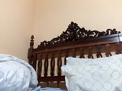 Snapshot of White_rabbit_ chatting on February 15, 2025, 9:15 pm White rabbit online show from February 15, 2025, 9:15 pm