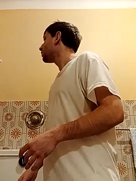 Snapshot of White_rabbit_ chatting on February 20, 2025, 8:47 pm White rabbit online show from February 20, 2025, 8:47 pm