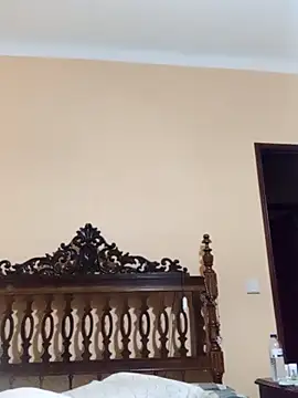 Snapshot of White_rabbit_ chatting on February 21, 2025, 8:51 am White rabbit online show from February 21, 2025, 8:51 am