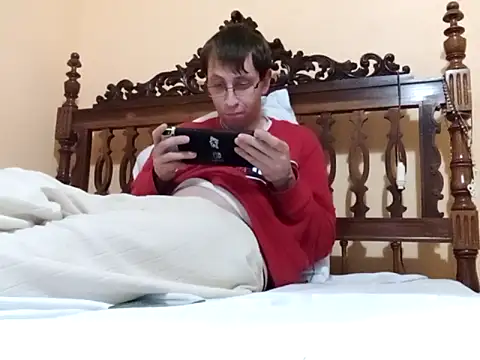 Snapshot of White_rabbit_ chatting on March 8, 2025, 11:39 pm White rabbit online show from March 8, 2025, 11:39 pm