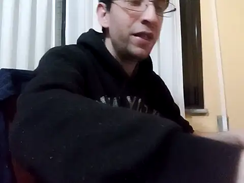 Snapshot of White_rabbit_ chatting on March 15, 2025, 9:27 pm White rabbit online show from March 15, 2025, 9:27 pm