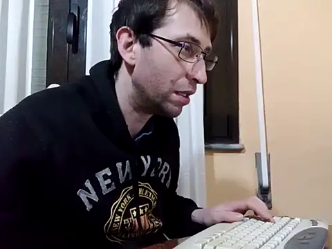 Snapshot of White_rabbit_ chatting on March 16, 2025, 9:47 pm White rabbit online show from March 16, 2025, 9:47 pm