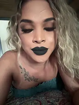 Snapshot of MarryQueen22 chatting on March 1, 2026, 12:34 am MarryQueen22 online show from March 1, 2026, 12:34 am