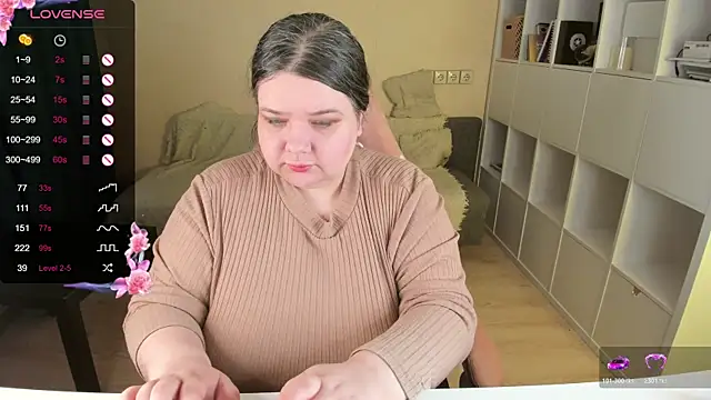 PlumPie online show from December 21, 2025, 8:38 pm