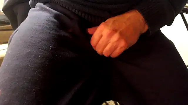 Snapshot of blow2gold chatting on January 27, 2025, 5:37 pm blow2gold online show from January 27, 2025, 5:37 pm