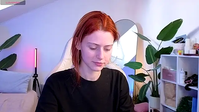 doll lesli online show from November 9, 2025, 8:34 am