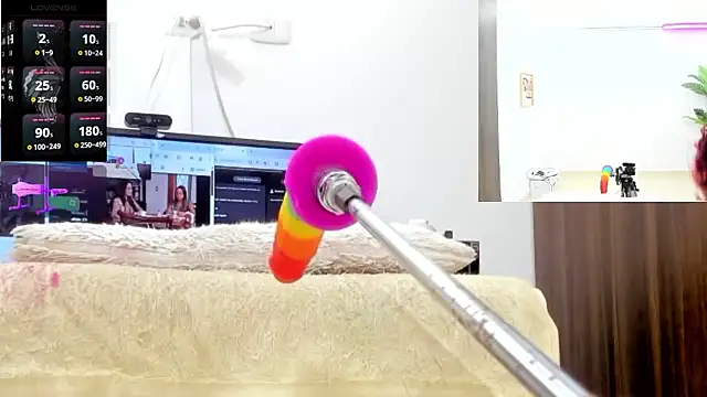 Paulina Davis  online show from January 16, 2026, 10:47 pm