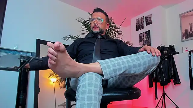 MrFrank tattoo online show from December 13, 2024, 3:11 pm