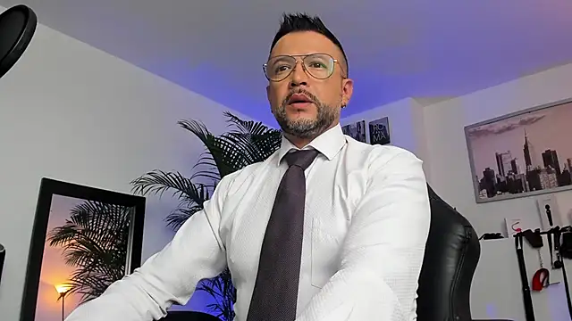 MrFrank tattoo online show from December 21, 2024, 2:58 pm