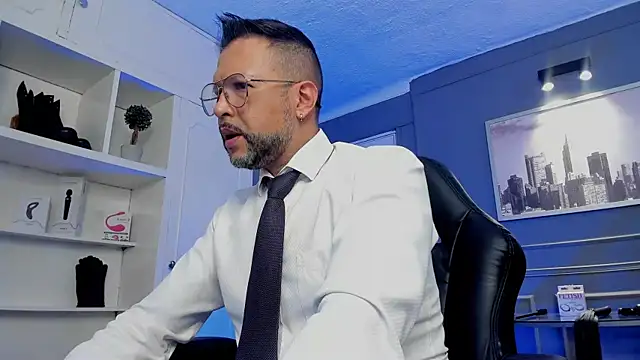 MrFrank tattoo online show from March 20, 2025, 2:21 pm