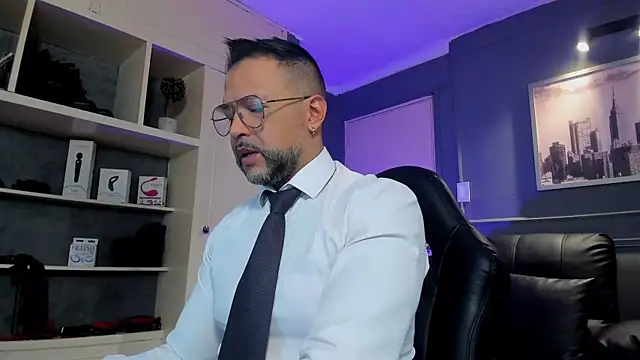 MrFrank tattoo online show from November 10, 2025, 12:26 pm