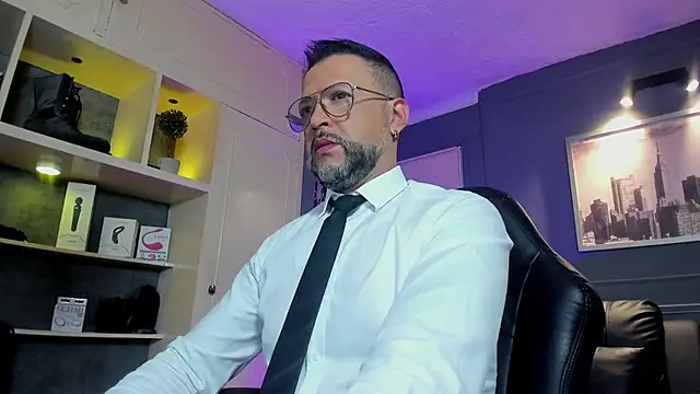 Snapshot of MrFrank_tattoo chatting on February 17, 2026, 11:18 am MrFrank tattoo online show from February 17, 2026, 11:18 am