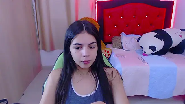 Snapshot of _elenna chatting on January 16, 2025, 5:23 pm elenna online show from January 16, 2025, 5:23 pm