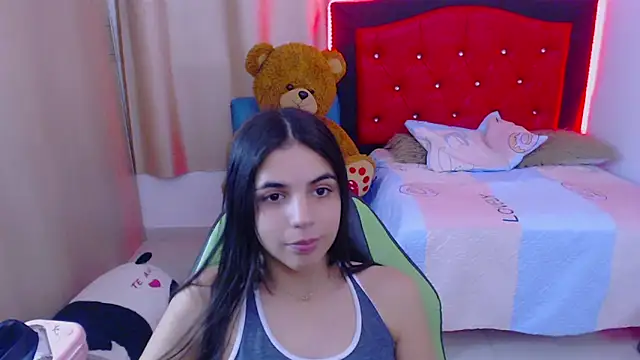 Snapshot of _elenna chatting on January 16, 2025, 11:27 pm elenna online show from January 16, 2025, 11:27 pm