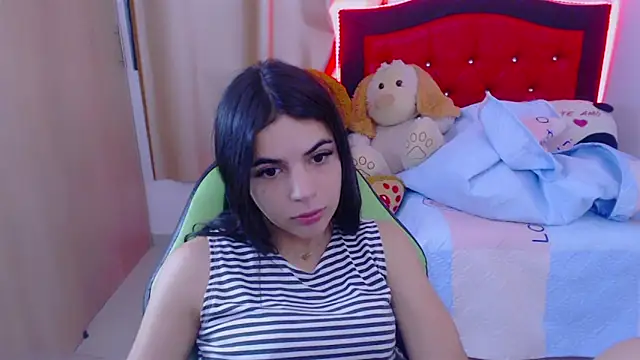 Snapshot of _elenna chatting on January 23, 2025, 5:42 pm elenna online show from January 23, 2025, 5:42 pm