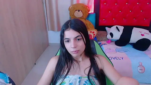 Snapshot of _elenna chatting on January 31, 2025, 11:56 pm elenna online show from January 31, 2025, 11:56 pm