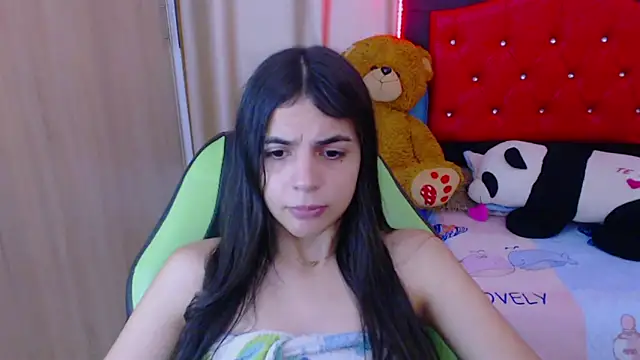 Snapshot of _elenna chatting on February 2, 2025, 8:41 pm elenna online show from February 2, 2025, 8:41 pm