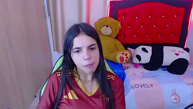 Snapshot of _elenna chatting on February 3, 2025, 6:17 pm elenna online show from February 3, 2025, 6:17 pm