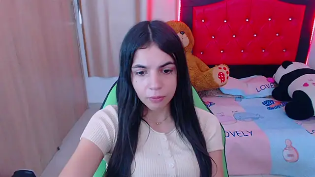 Snapshot of _elenna chatting on February 4, 2025, 5:55 pm elenna online show from February 4, 2025, 5:55 pm