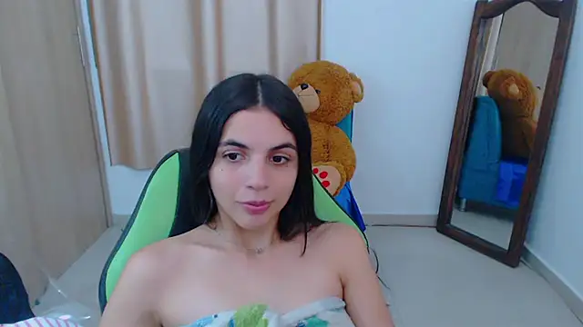 Snapshot of _elenna chatting on February 20, 2025, 11:43 pm elenna online show from February 20, 2025, 11:43 pm