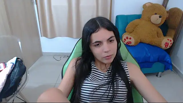 Snapshot of _elenna chatting on February 25, 2025, 5:25 pm elenna online show from February 25, 2025, 5:25 pm