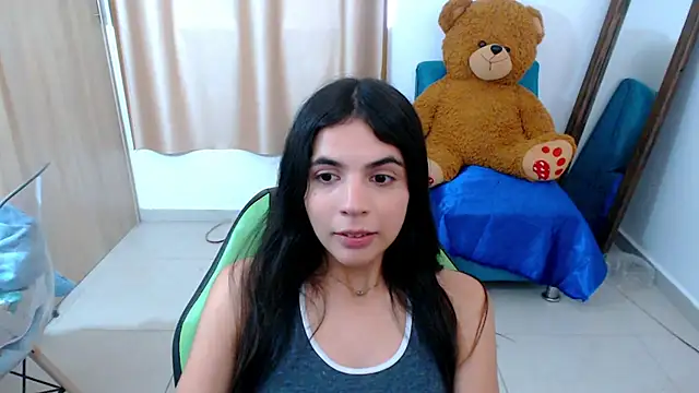 Snapshot of _elenna chatting on February 28, 2025, 8:50 pm elenna online show from February 28, 2025, 8:50 pm