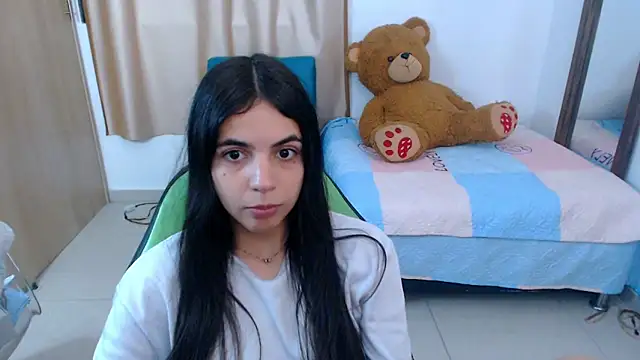 Snapshot of _elenna chatting on March 10, 2025, 5:18 pm elenna online show from March 10, 2025, 5:18 pm
