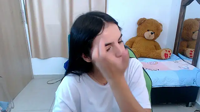 Snapshot of _elenna chatting on March 14, 2025, 5:24 pm elenna online show from March 14, 2025, 5:24 pm