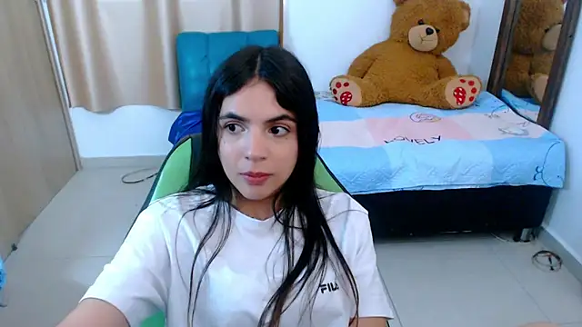 Snapshot of _elenna chatting on March 15, 2025, 8:54 pm elenna online show from March 15, 2025, 8:54 pm