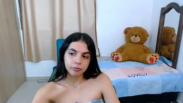 Snapshot of _elenna chatting on March 22, 2025, 8:37 pm elenna online show from March 22, 2025, 8:37 pm