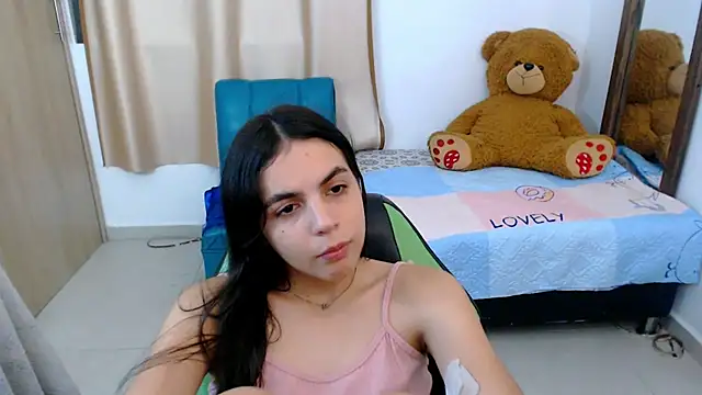 Snapshot of _elenna chatting on March 22, 2025, 11:42 pm elenna online show from March 22, 2025, 11:42 pm