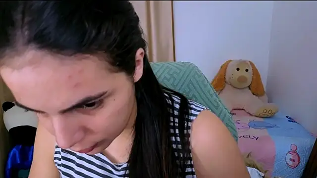 Snapshot of _elenna chatting on October 15, 2025, 5:57 pm elenna online show from October 15, 2025, 5:57 pm
