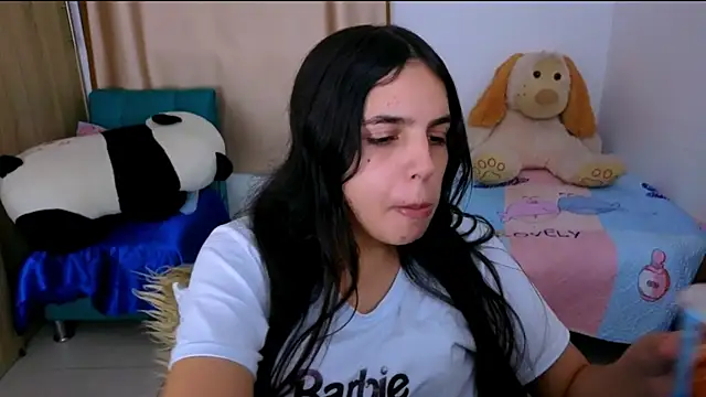 Snapshot of _elenna chatting on October 17, 2025, 8:00 pm elenna online show from October 17, 2025, 8:00 pm